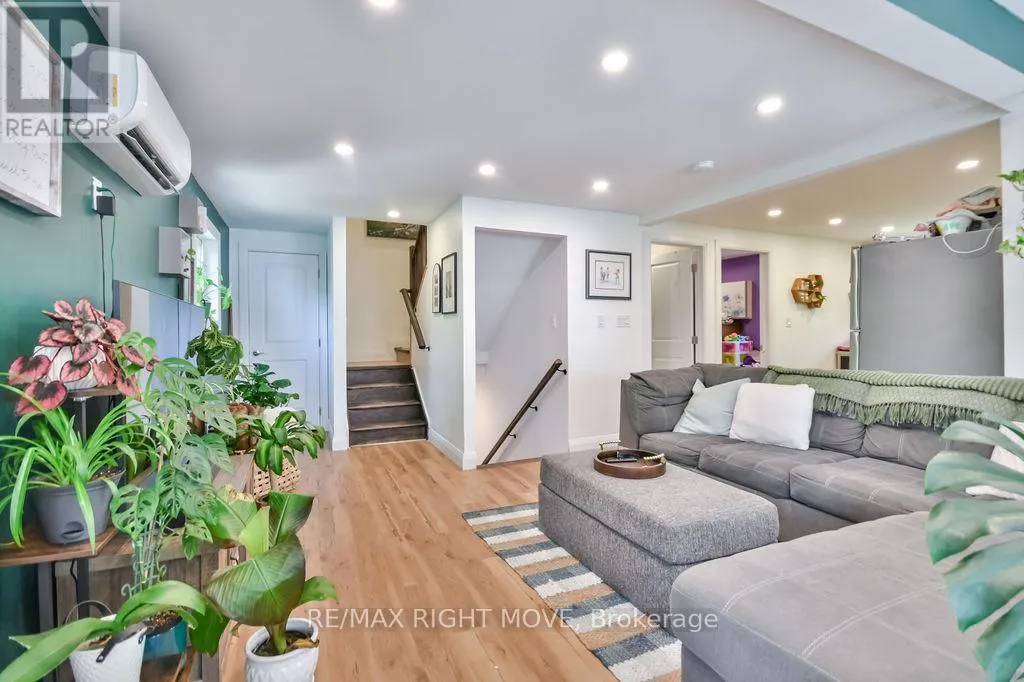 6896 PENTLAND LANE