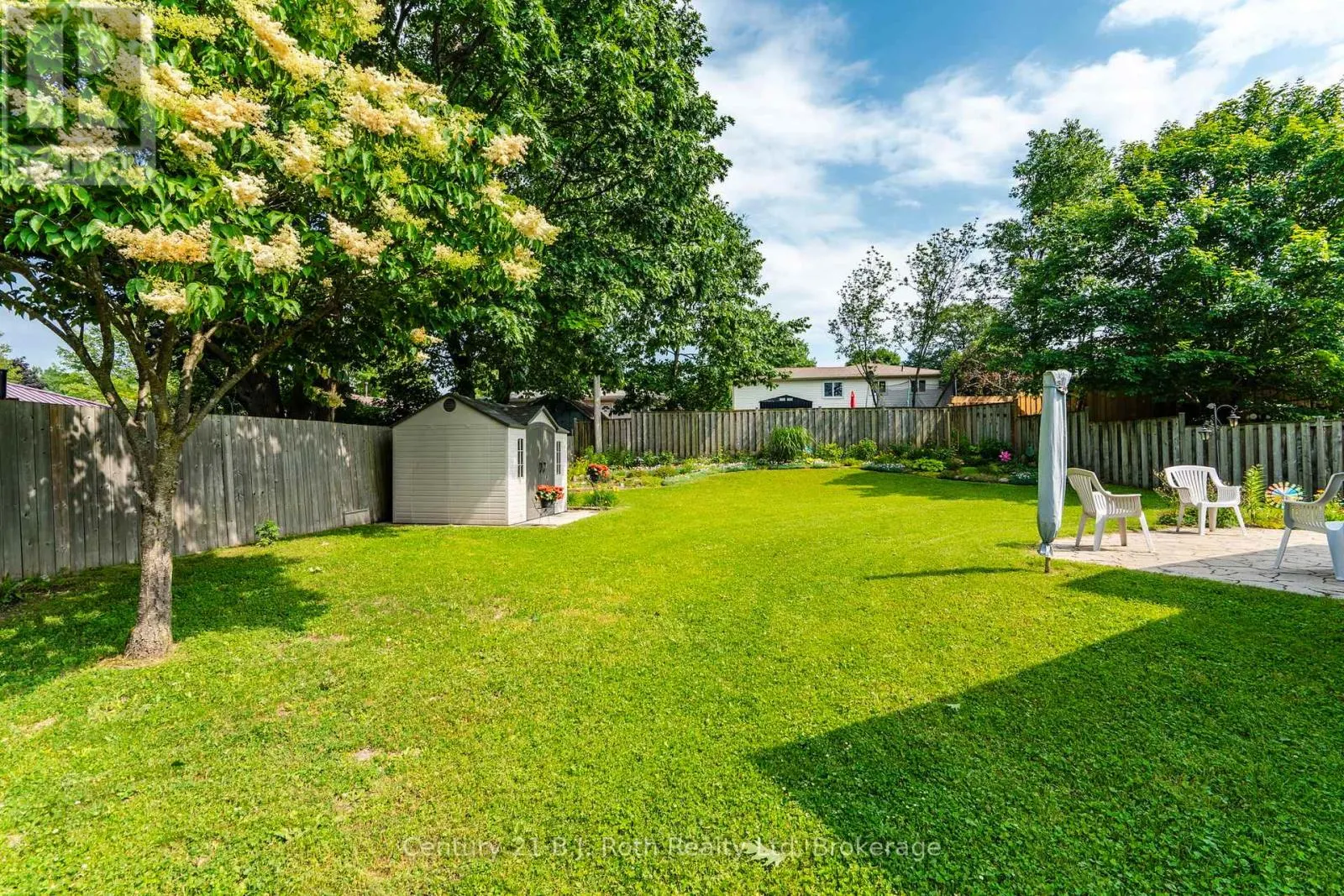 997 WHITNEY CRESCENT