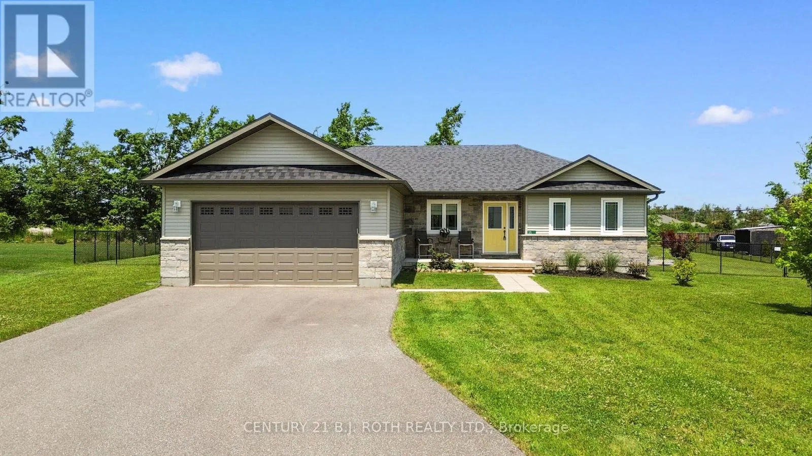 35 GRACE CRESCENT