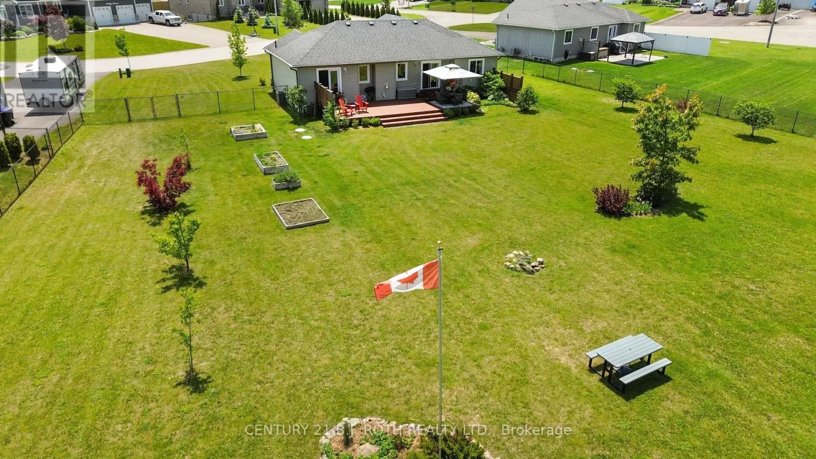 35 GRACE CRESCENT