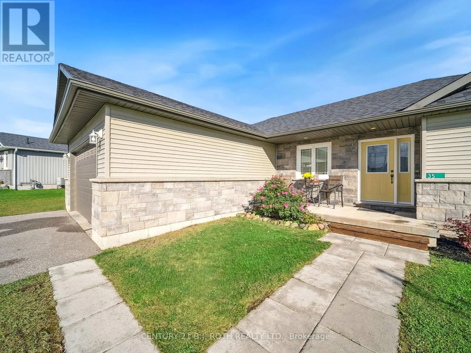 35 GRACE CRESCENT