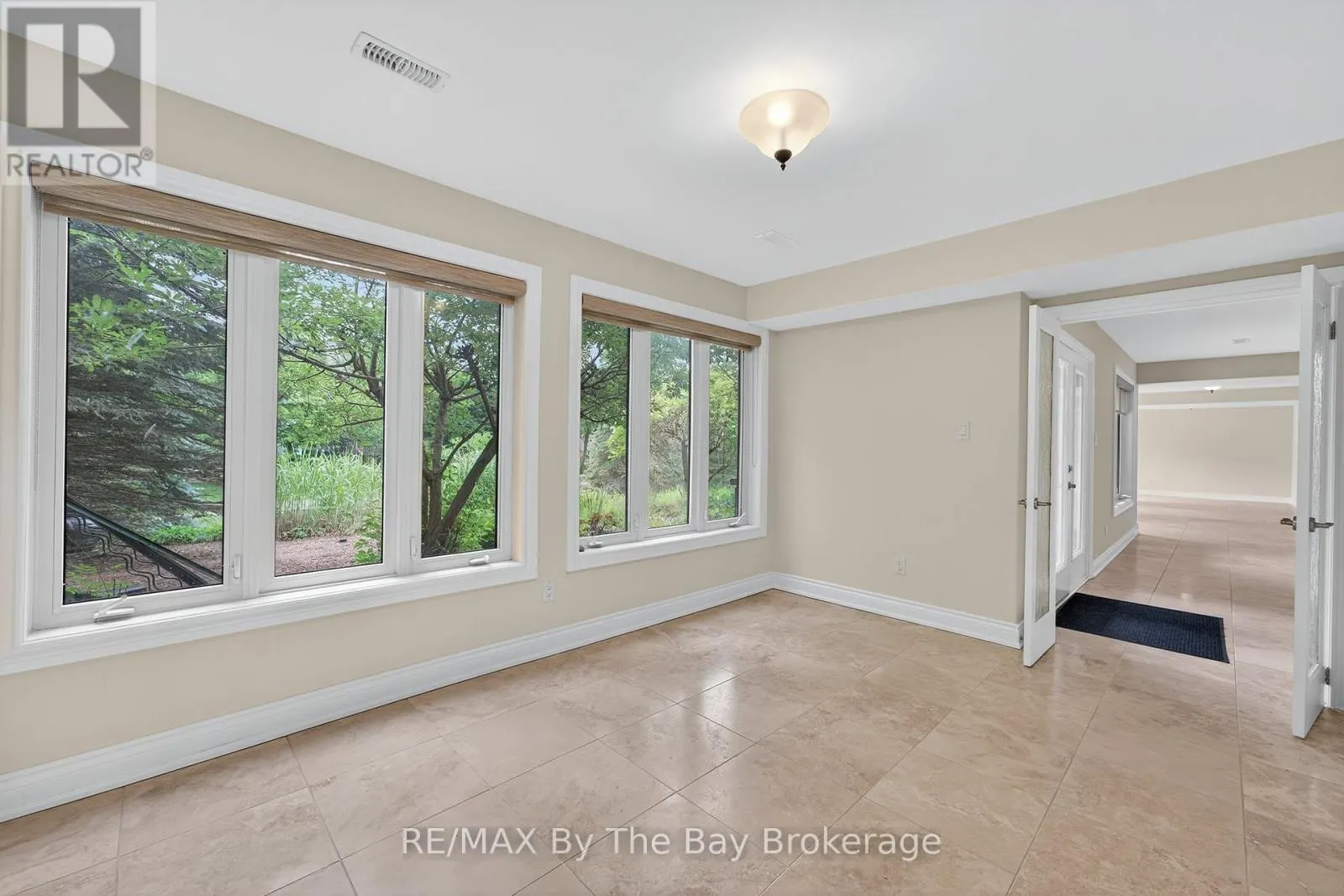 19 OAK LEA BOULEVARD