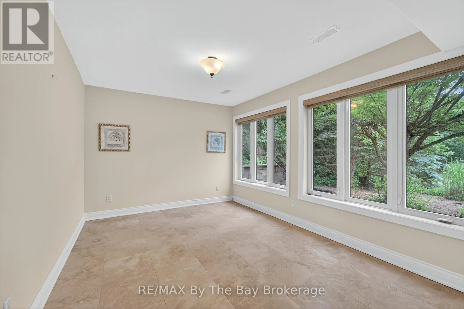 19 OAK LEA BOULEVARD