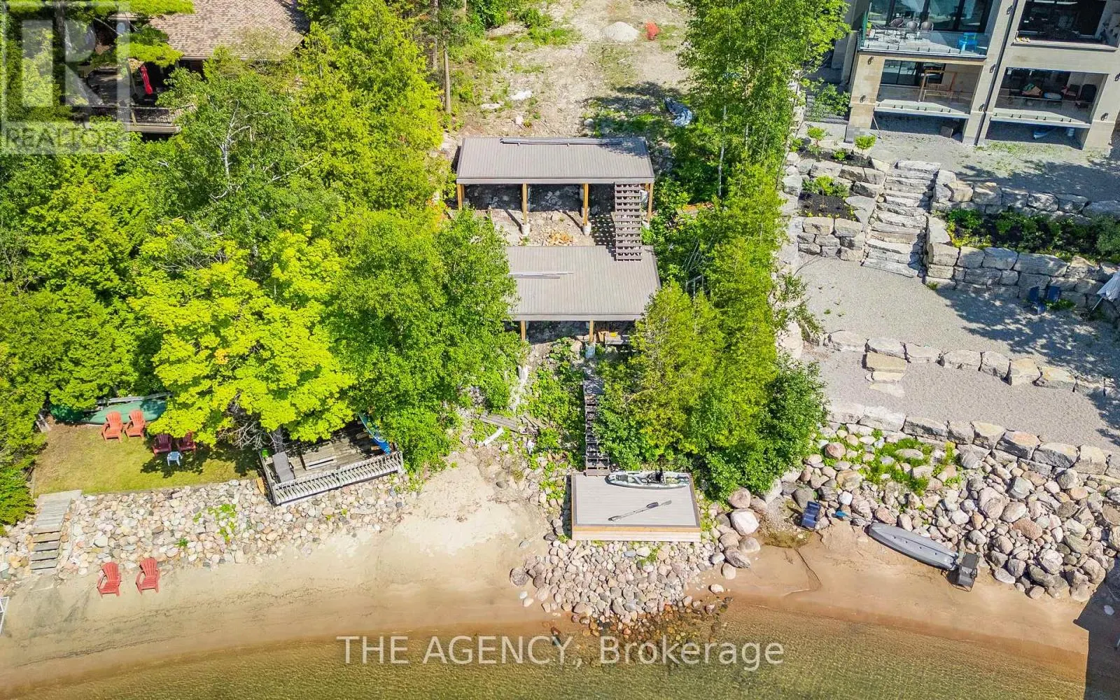 466 SILVER BIRCH DRIVE