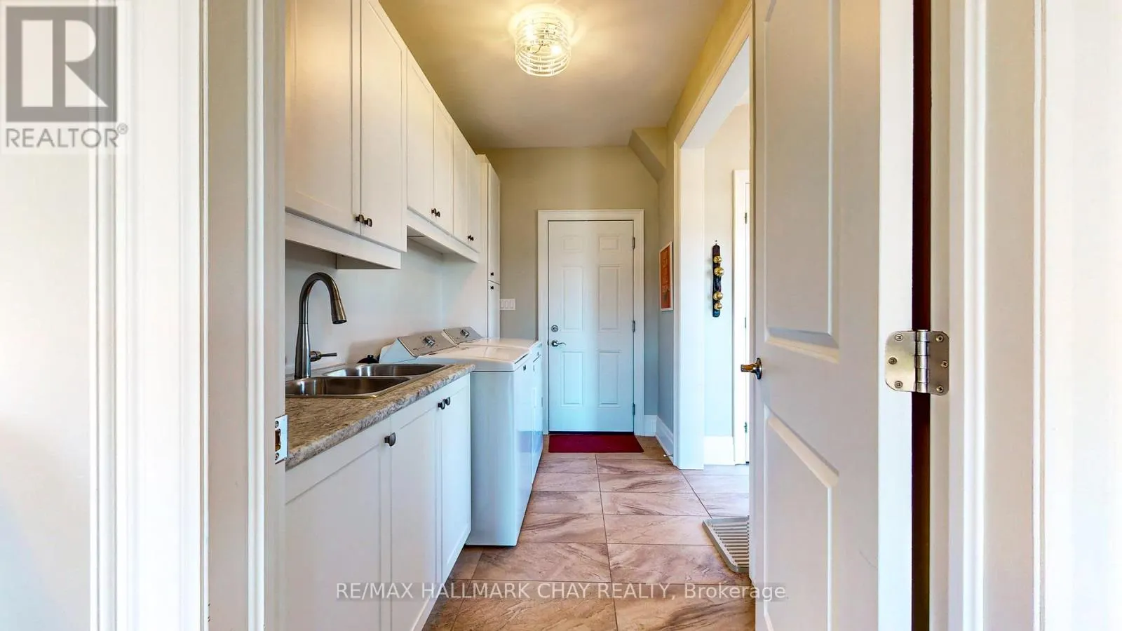 14 GEORGIAN GRANDE DRIVE