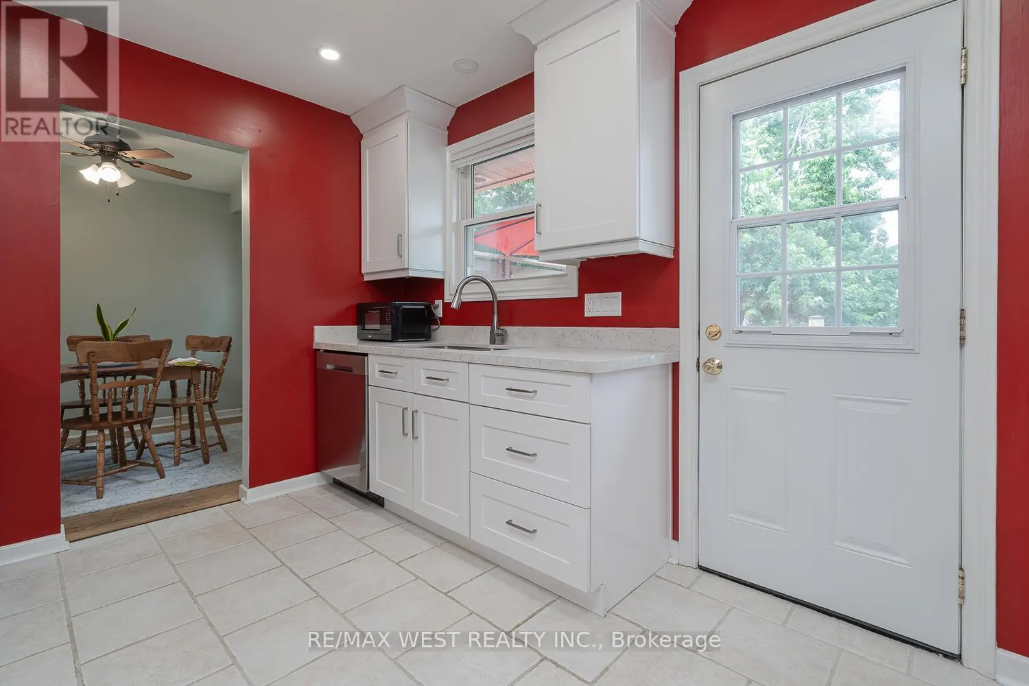 142 CUNDLES ROAD E