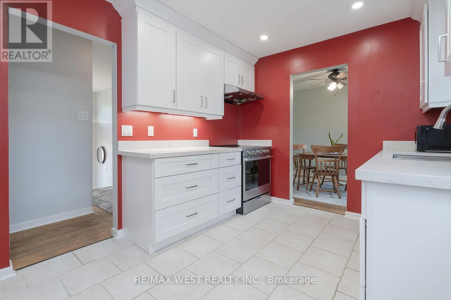 142 CUNDLES ROAD E