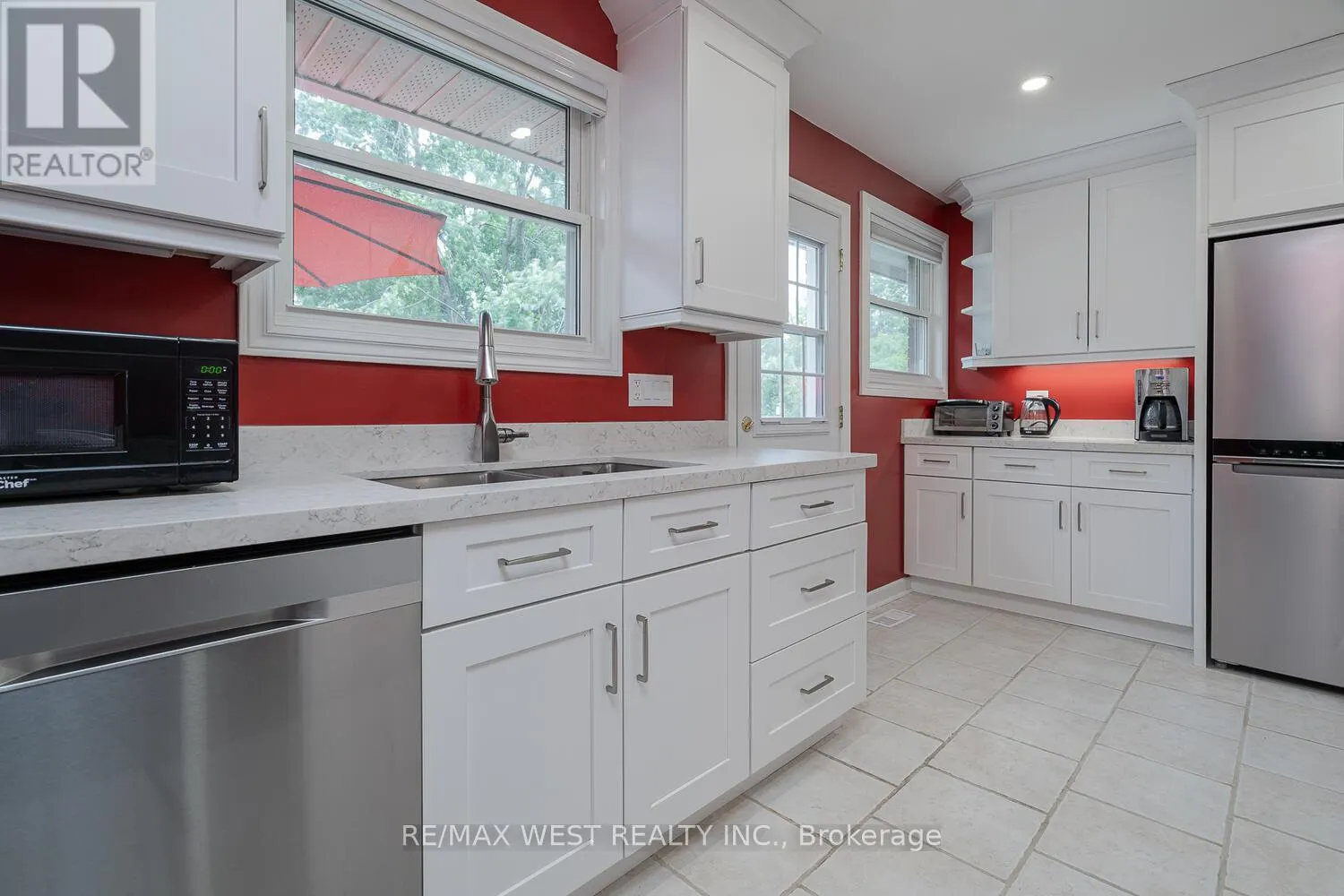 142 CUNDLES ROAD E