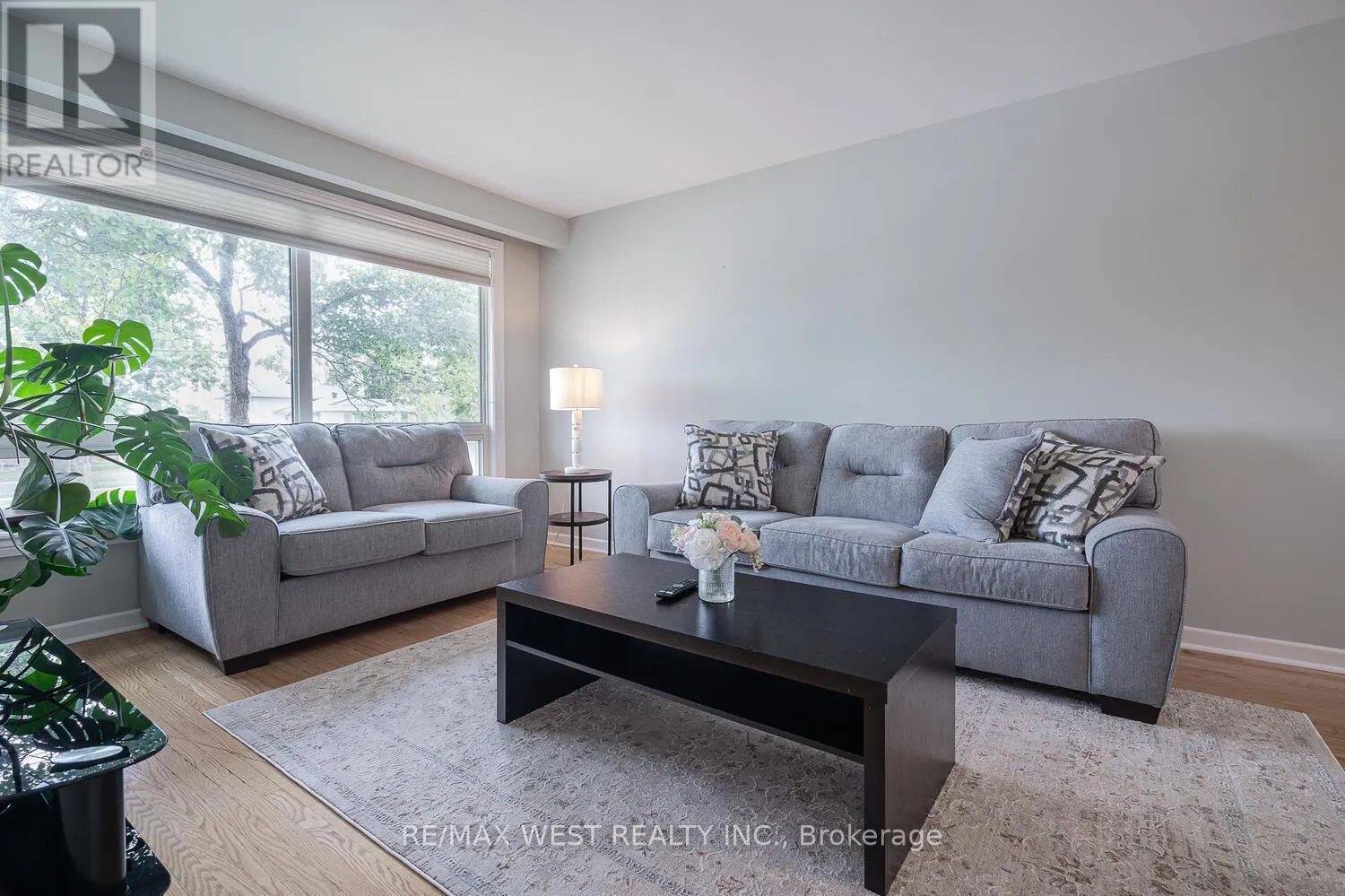 142 CUNDLES ROAD E