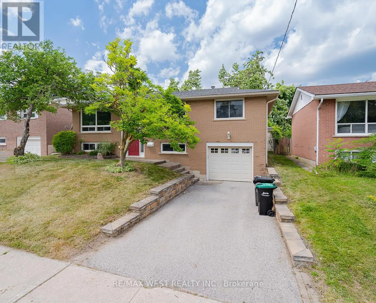 142 CUNDLES ROAD E