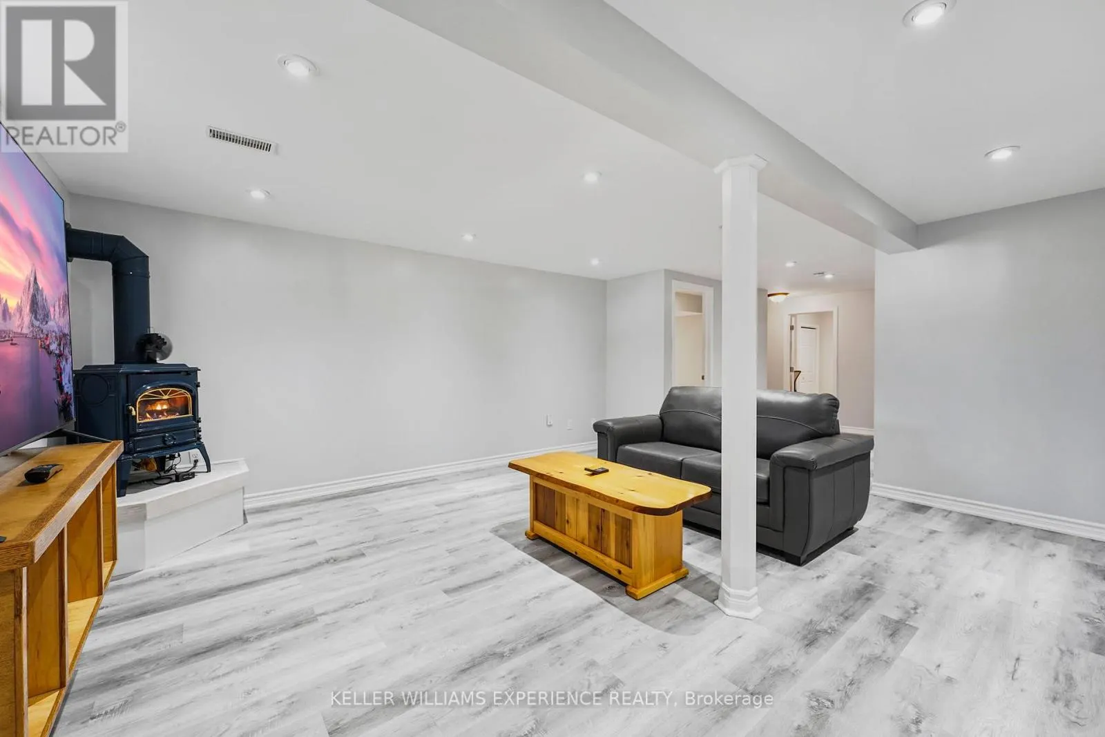 25 LAMERS CRESCENT