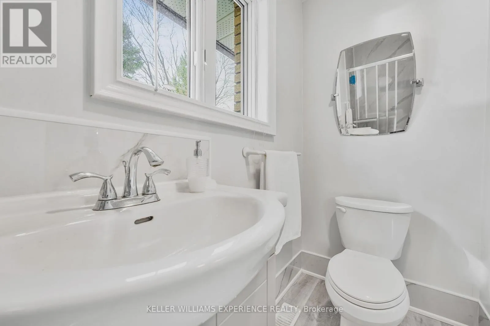 25 LAMERS CRESCENT