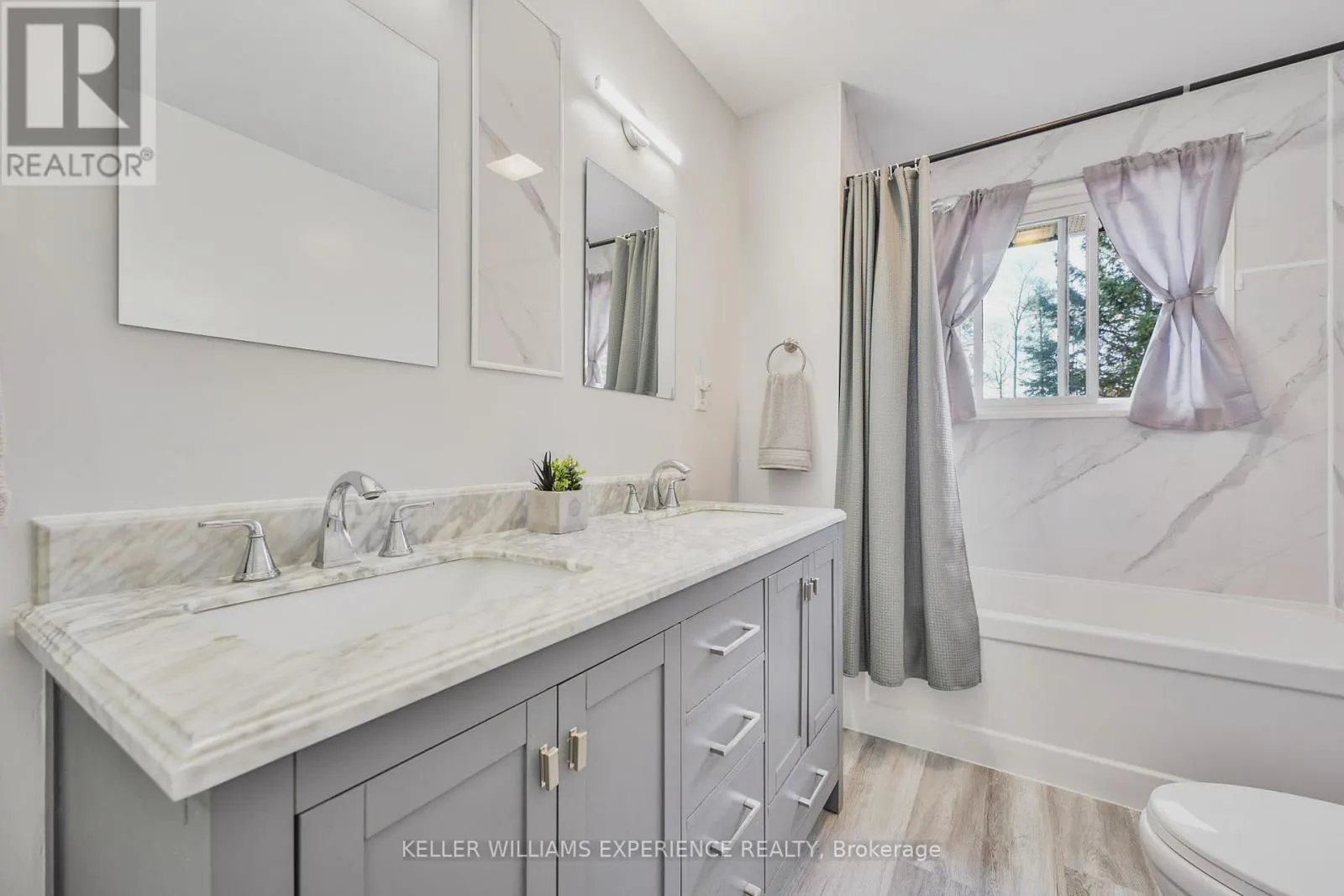 25 LAMERS CRESCENT