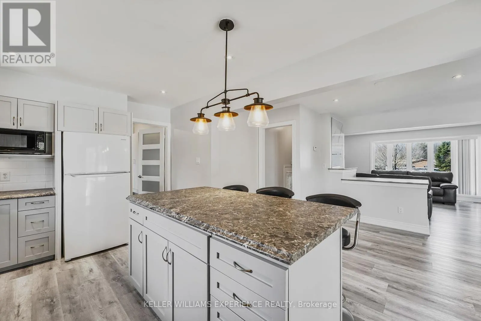 25 LAMERS CRESCENT