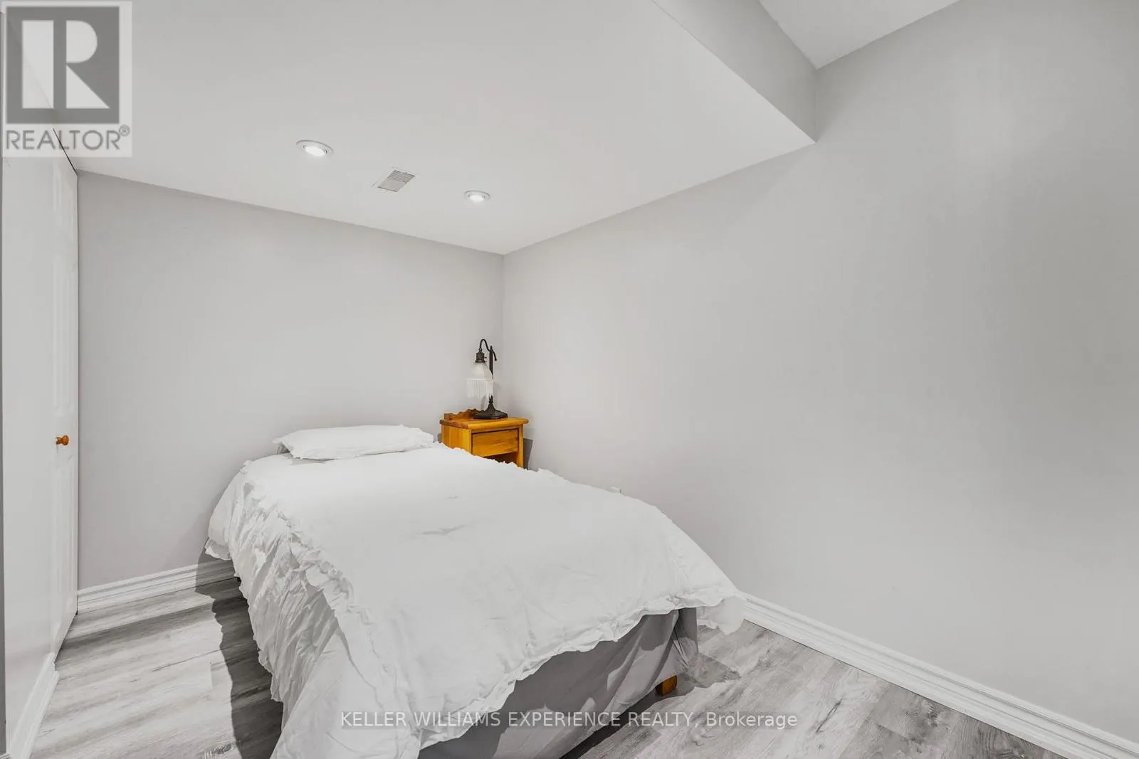 25 LAMERS CRESCENT