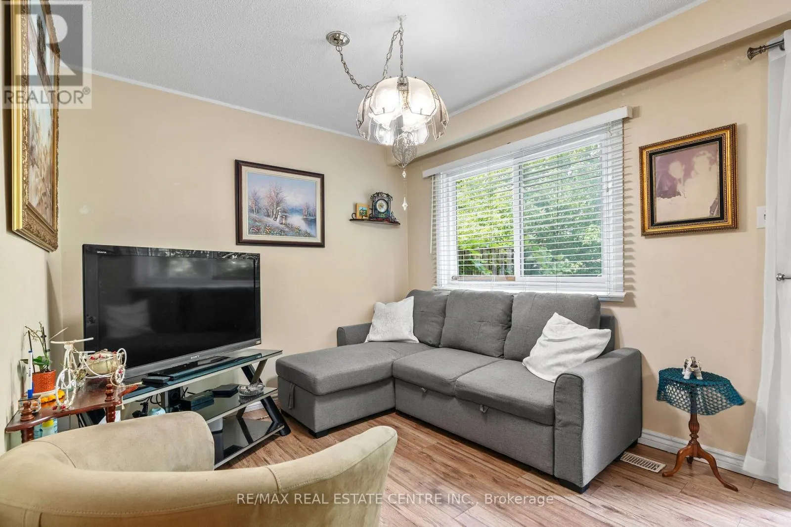 77 - 778 WILLIAM STREET E