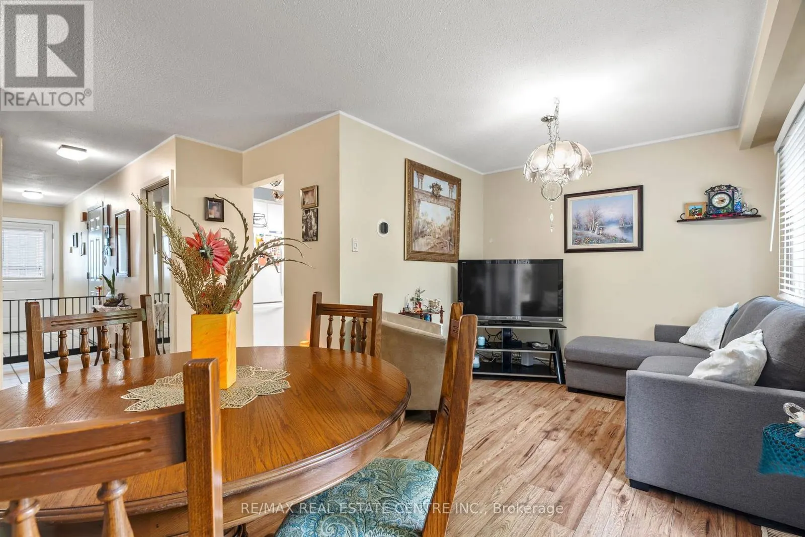 77 - 778 WILLIAM STREET E