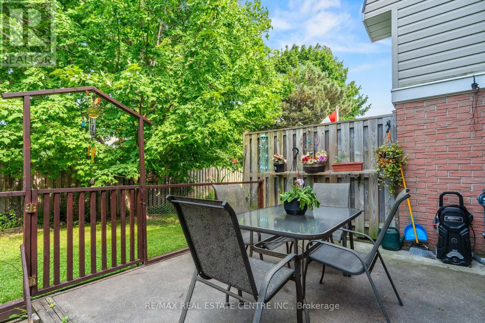 77 - 778 WILLIAM STREET E