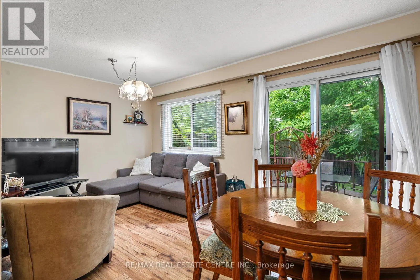 77 - 778 WILLIAM STREET E