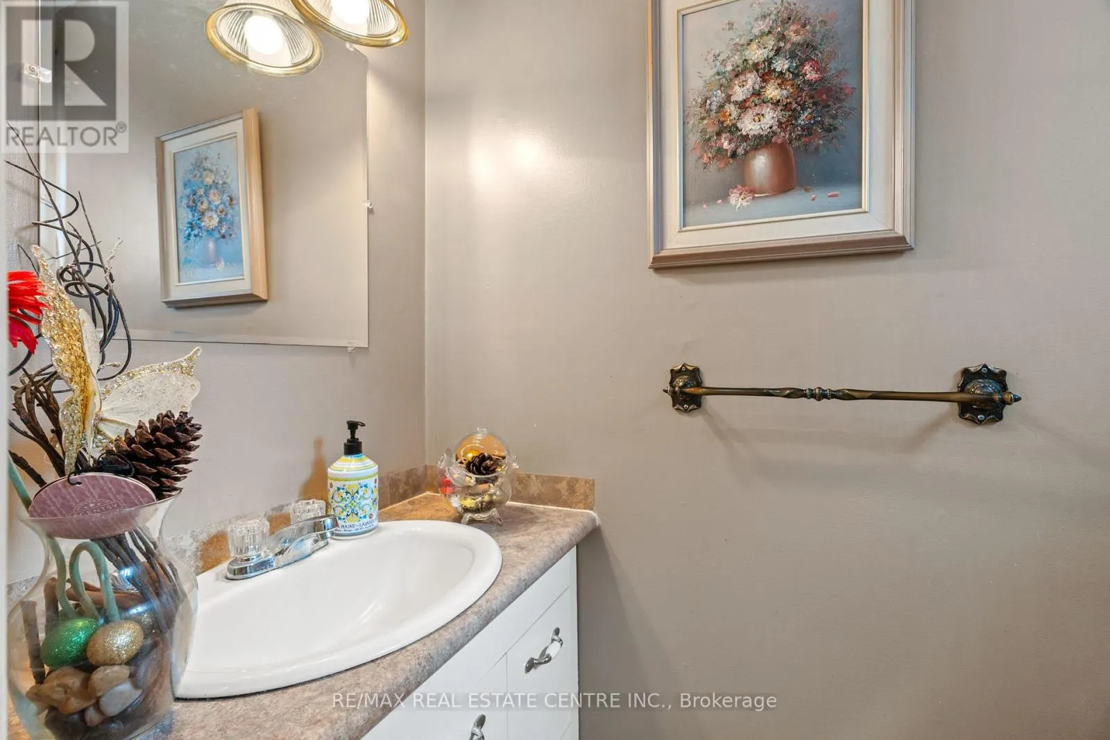 77 - 778 WILLIAM STREET E