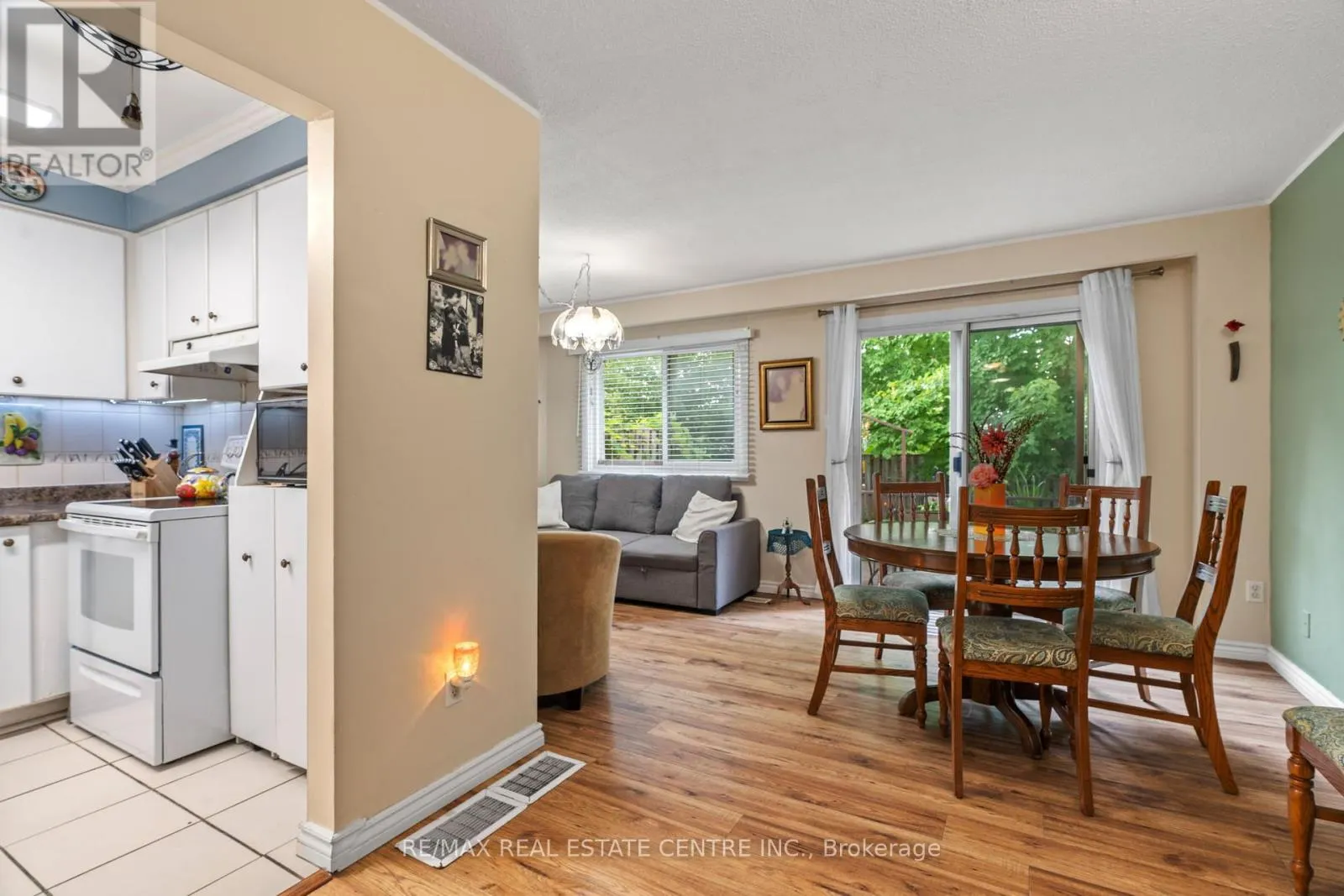 77 - 778 WILLIAM STREET E