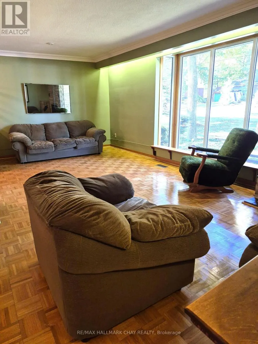 1005 INGRAM CRESCENT
