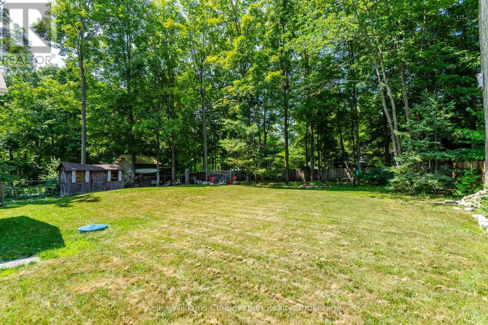 16 MUNDY AVENUE