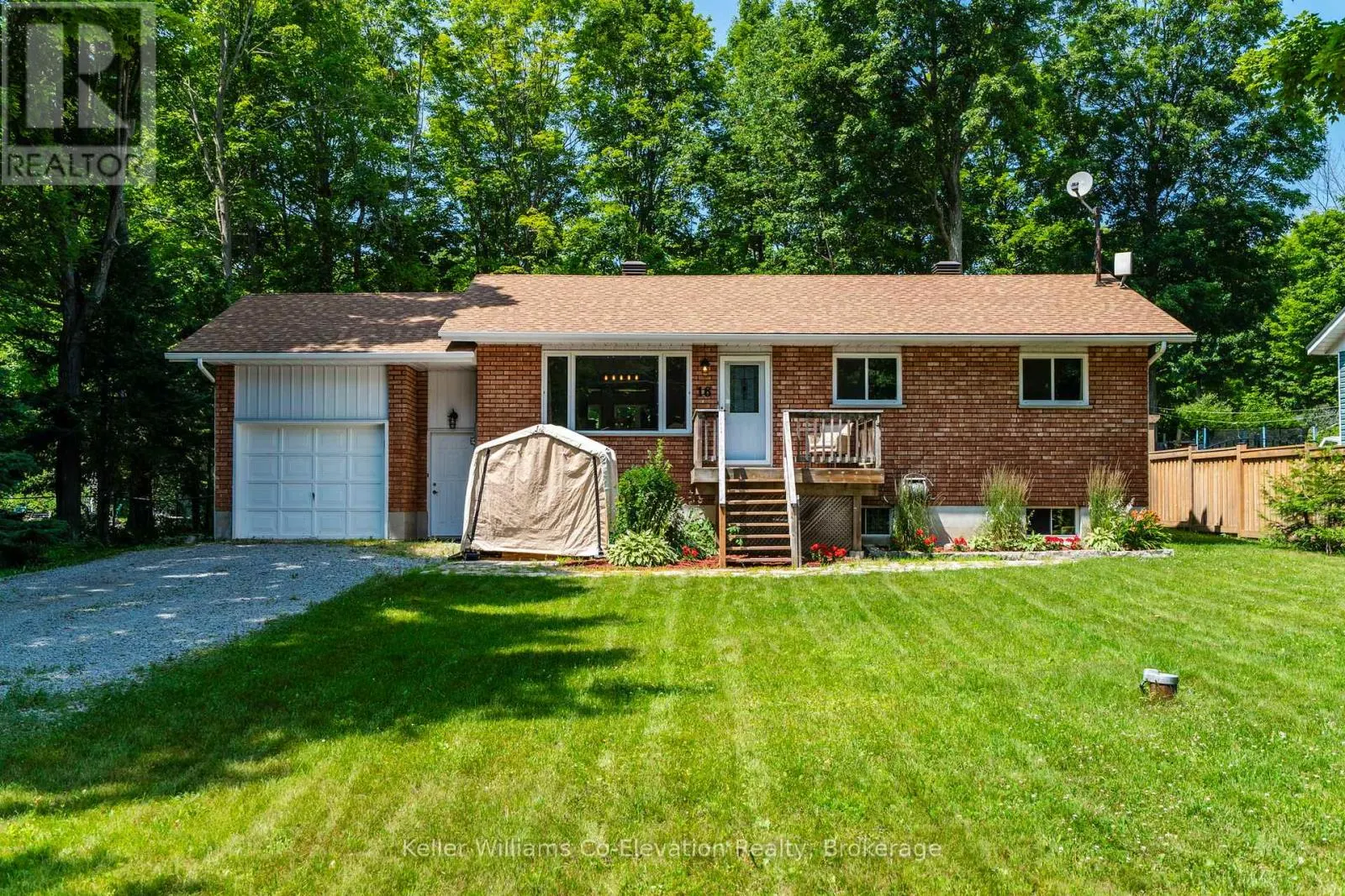 16 MUNDY AVENUE