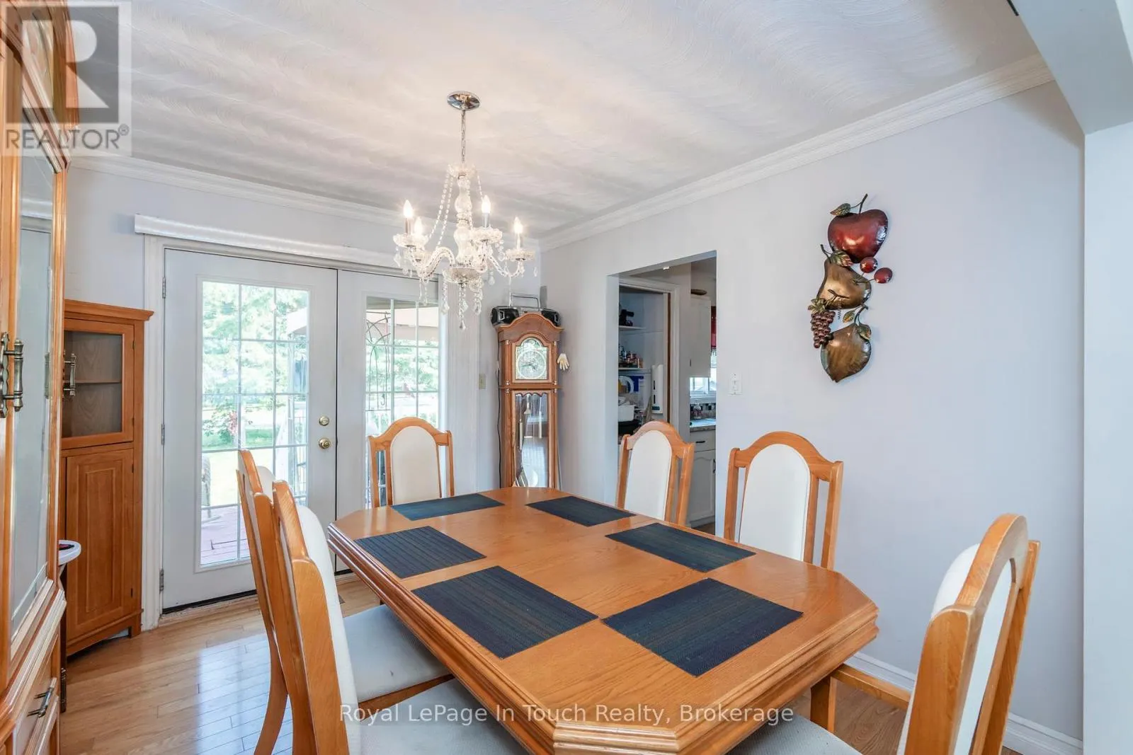 32 BRIDLE ROAD