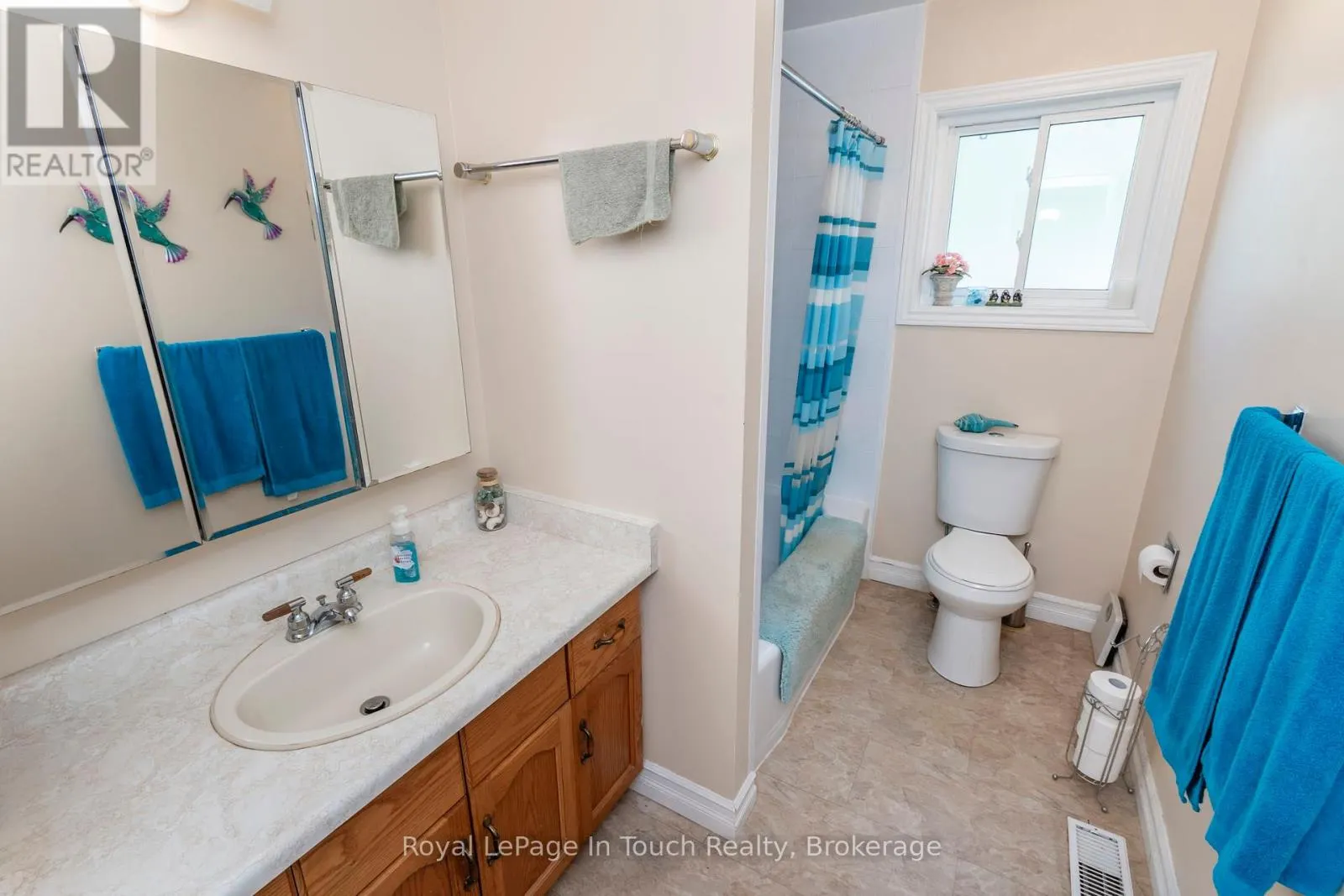 32 BRIDLE ROAD