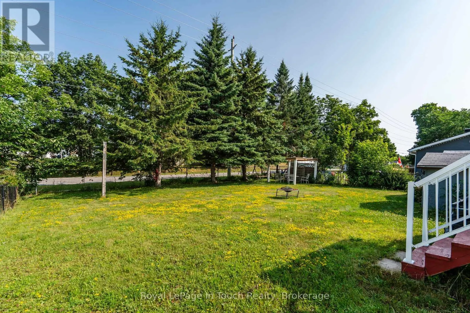 32 BRIDLE ROAD