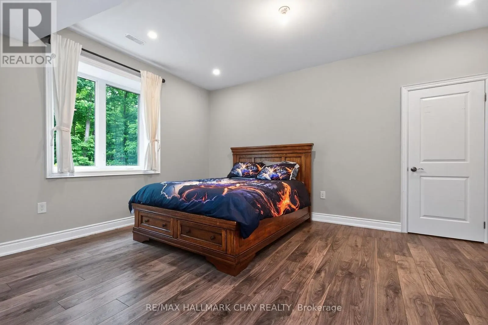 2 TIMBERLAND COURT S