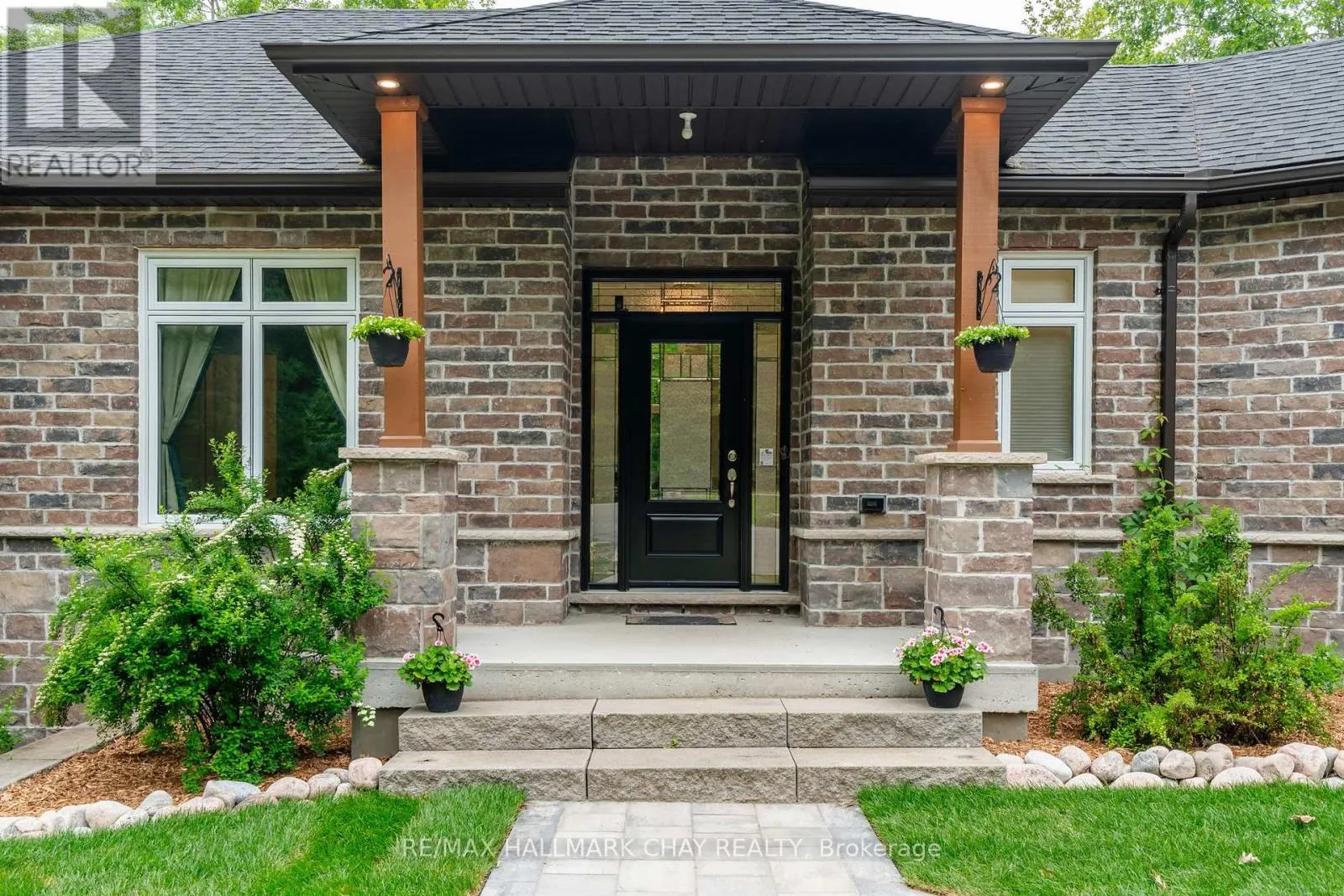 2 TIMBERLAND COURT S