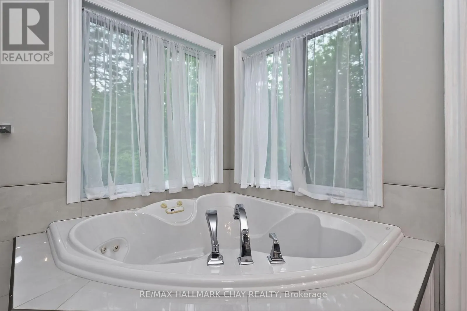 2 TIMBERLAND COURT S