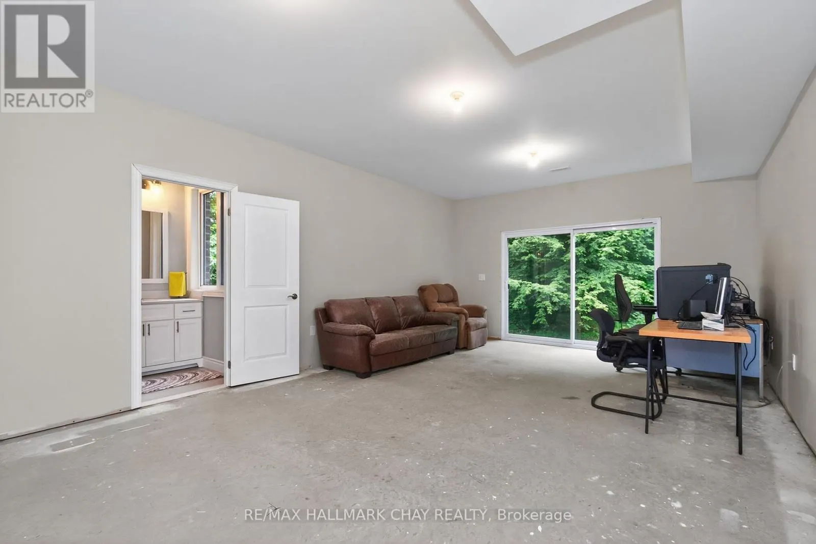 2 TIMBERLAND COURT S