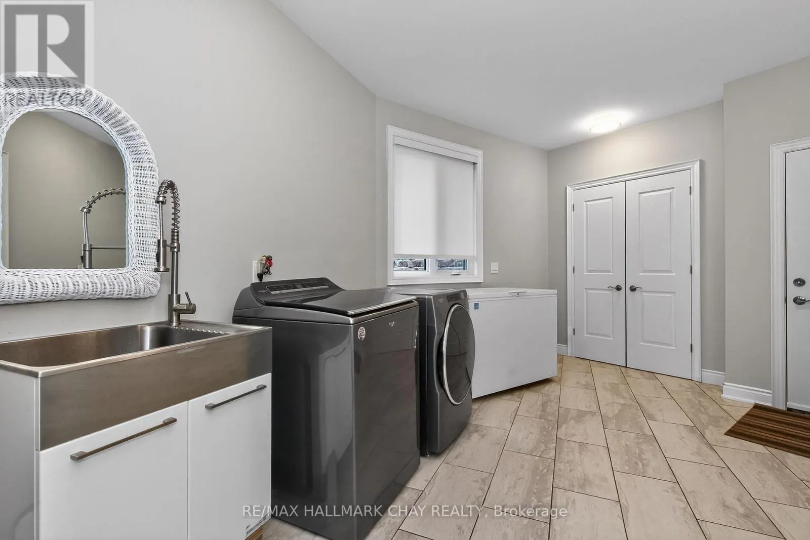 2 TIMBERLAND COURT S