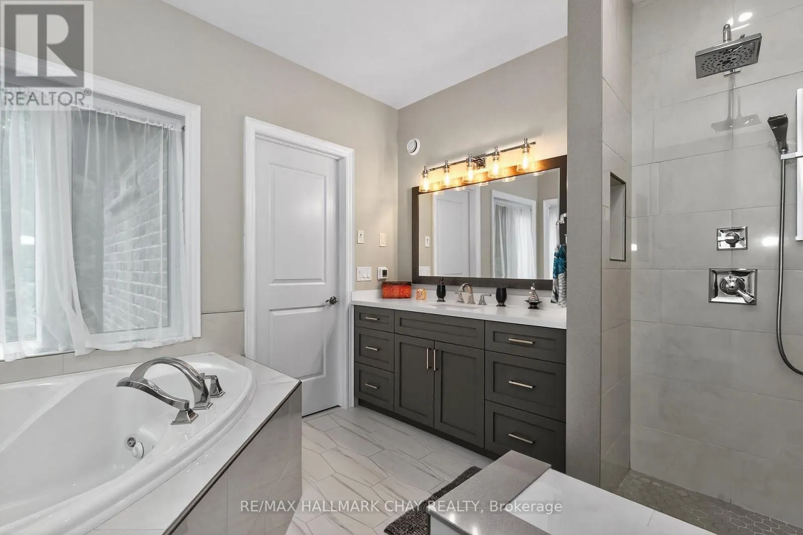 2 TIMBERLAND COURT S