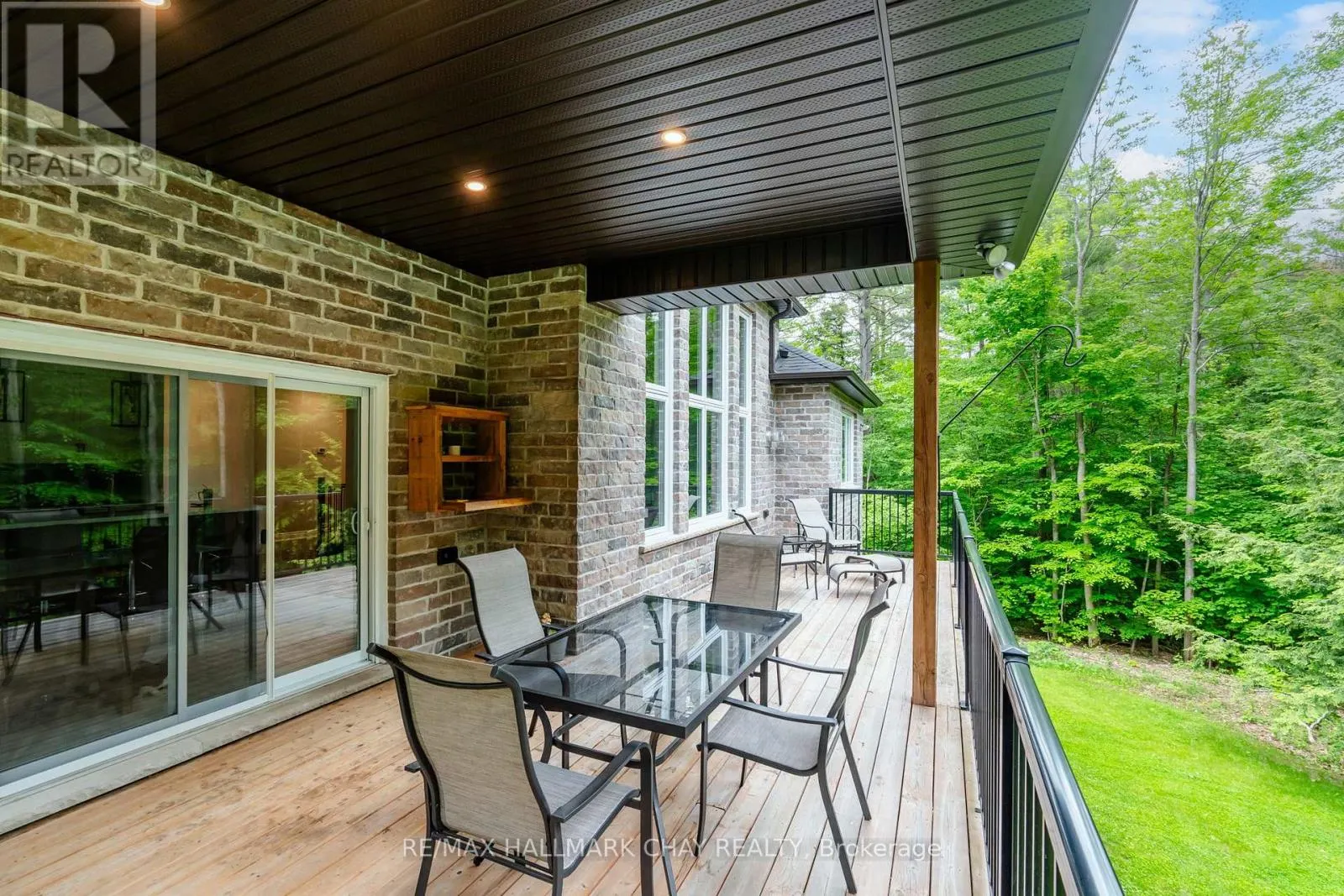 2 TIMBERLAND COURT S