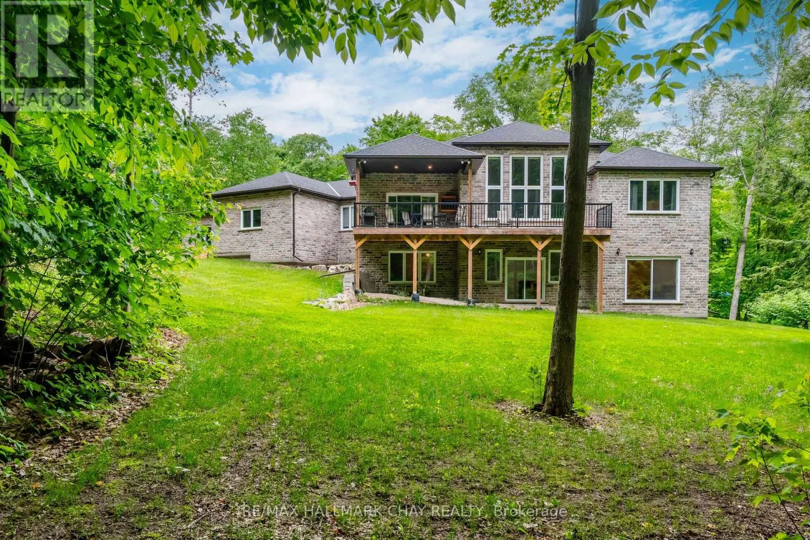 2 TIMBERLAND COURT S