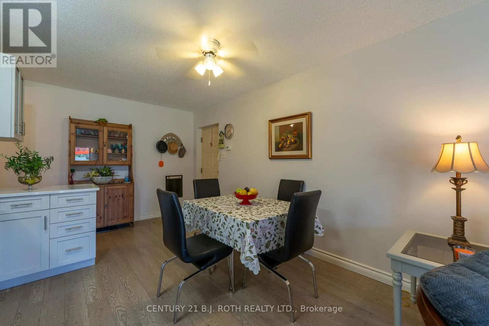 16 - 60 LAGUNA PARKWAY