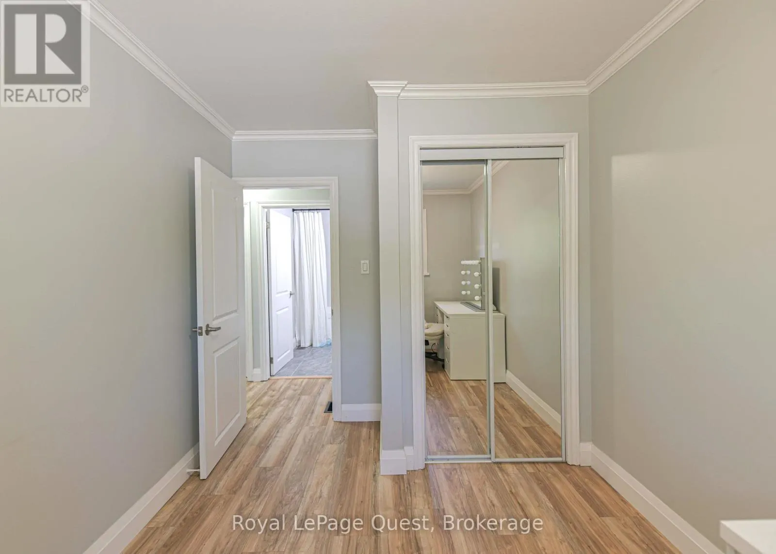 401 MISSISSAGA STREET W