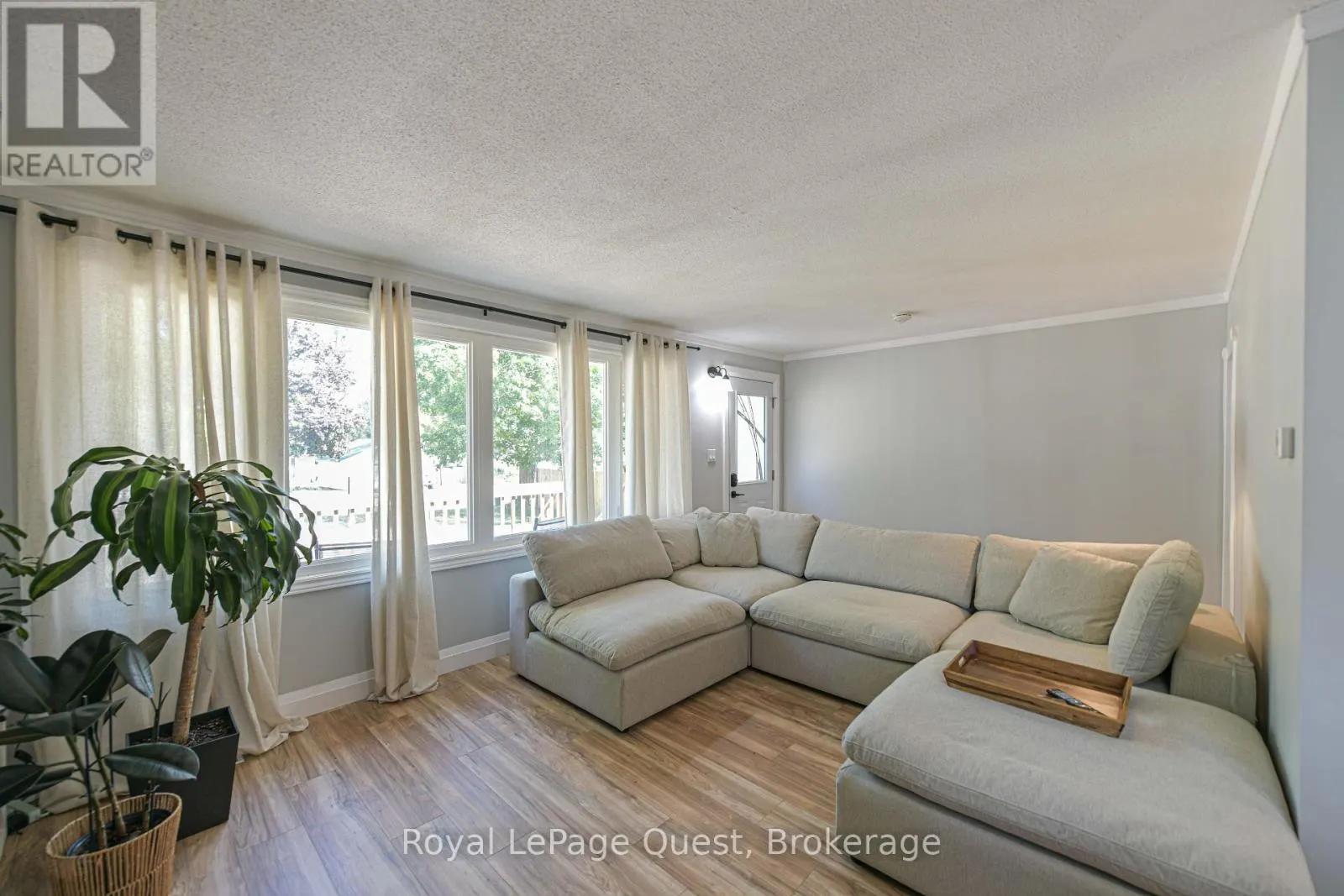 401 MISSISSAGA STREET W