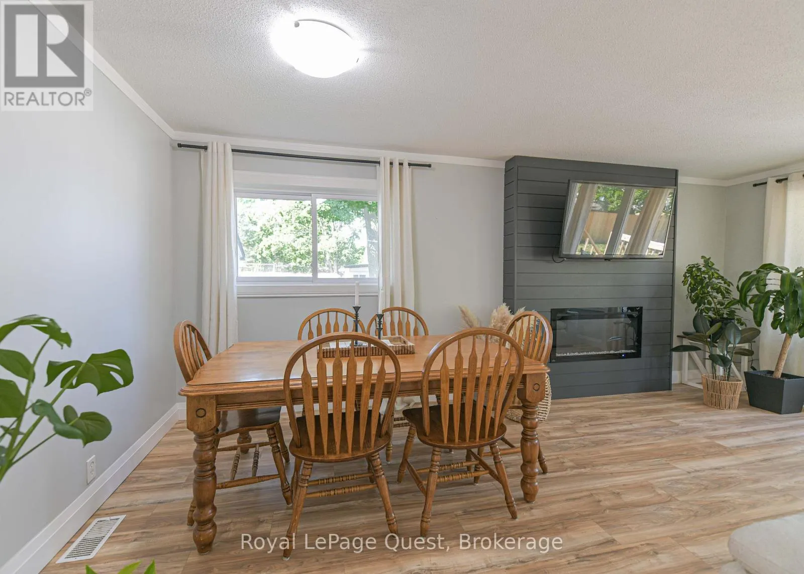 401 MISSISSAGA STREET W