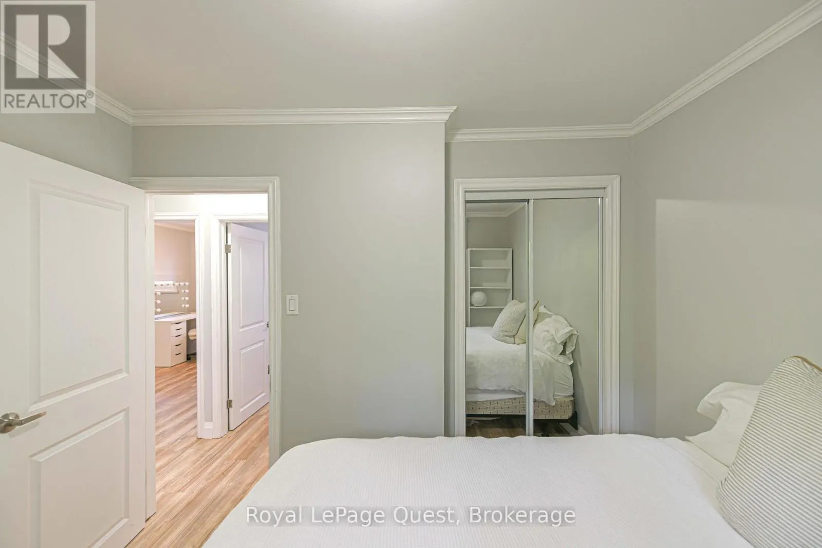 401 MISSISSAGA STREET W