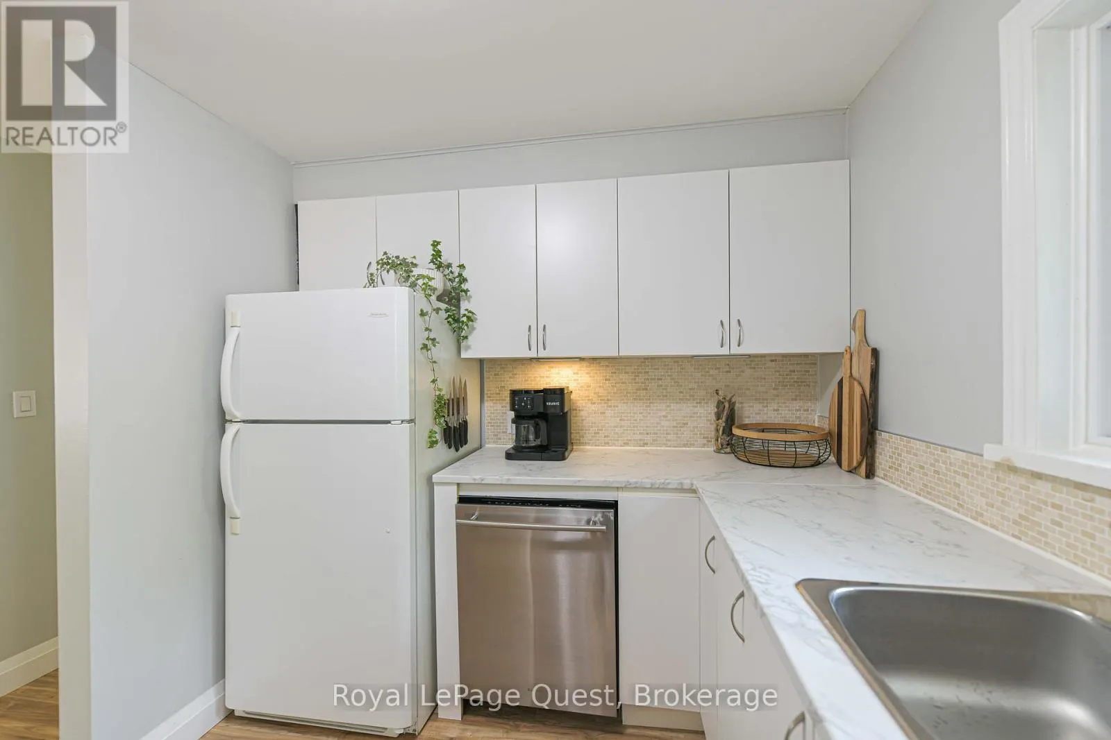 401 MISSISSAGA STREET W