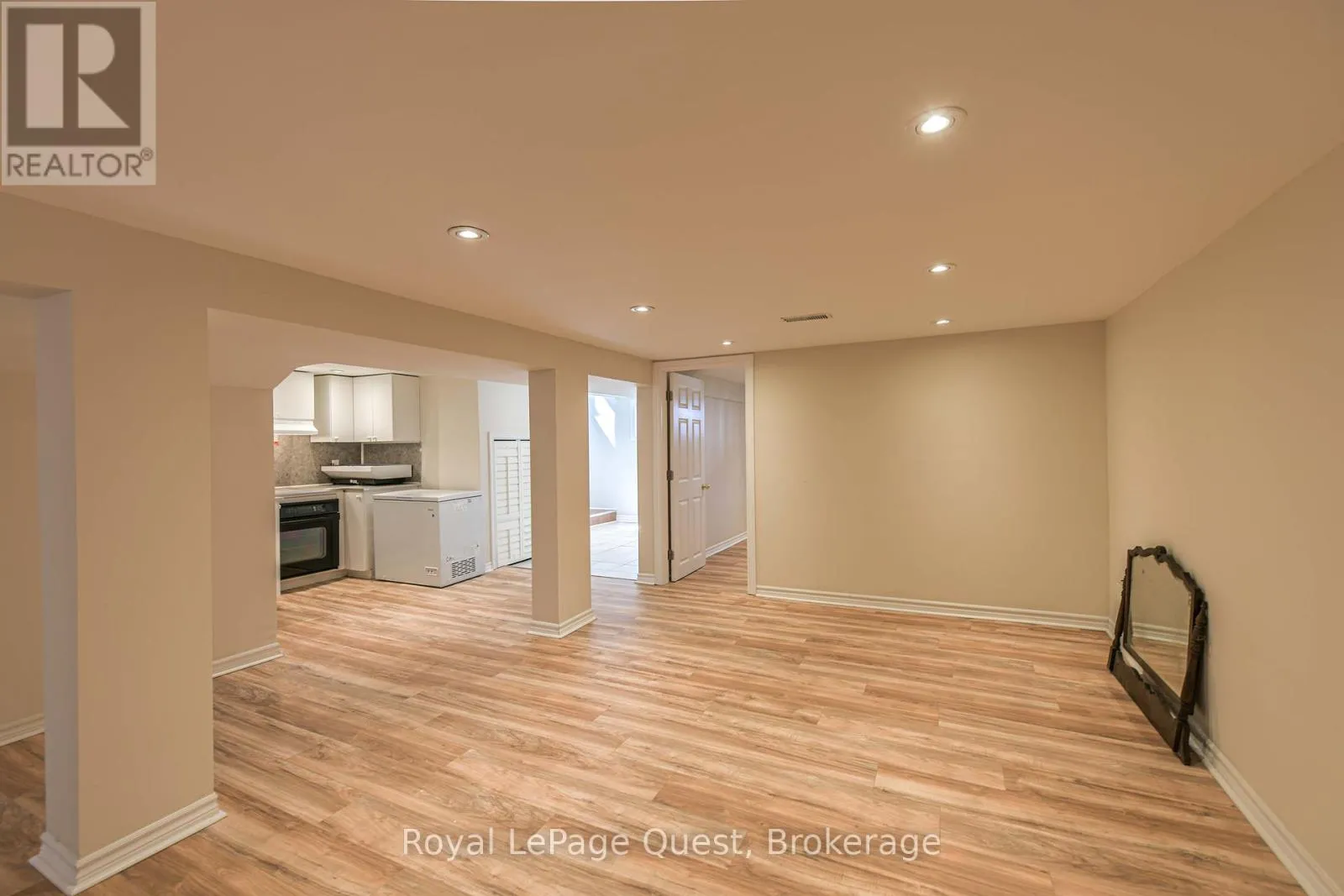 401 MISSISSAGA STREET W