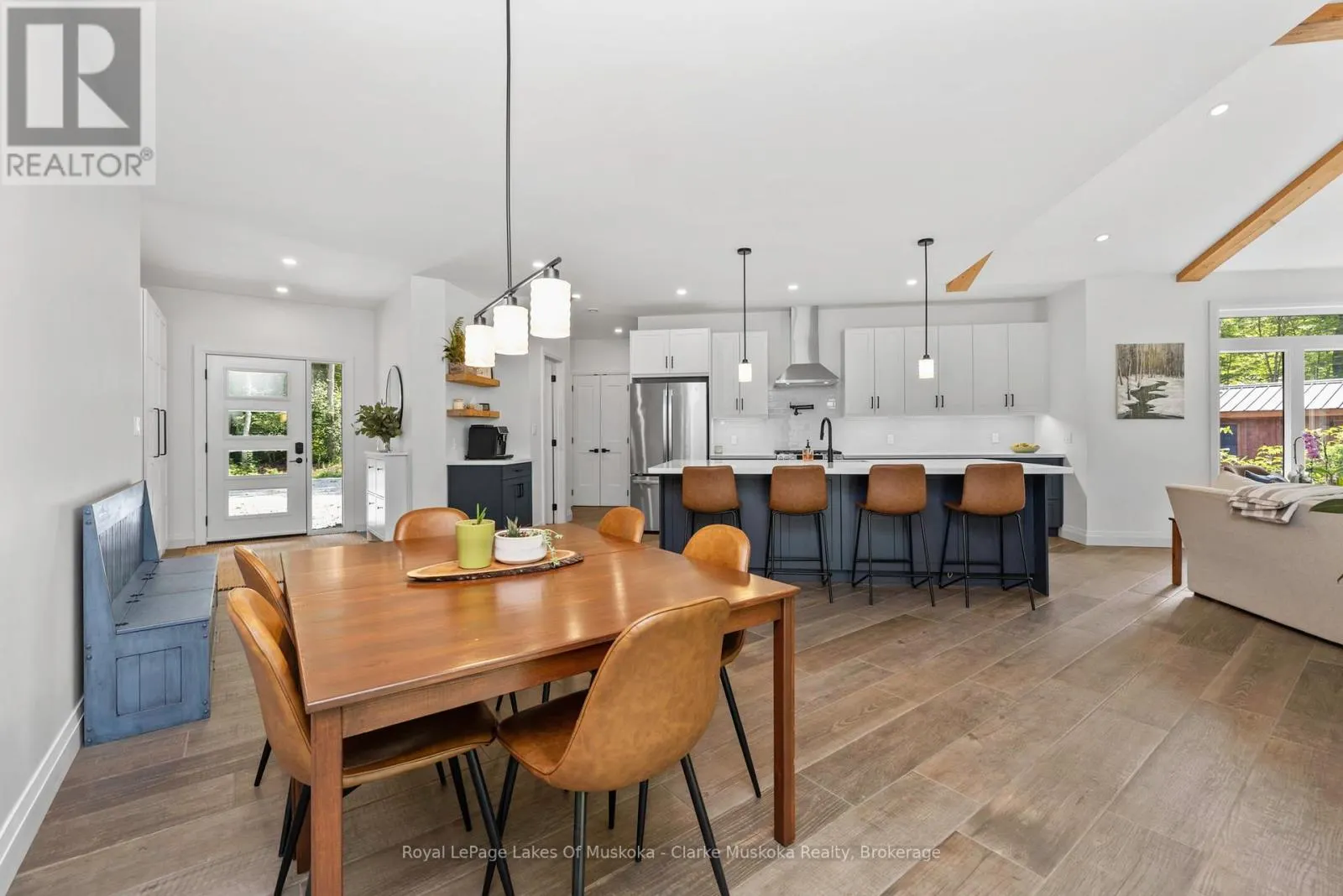 3278 RUSSELL DRIVE