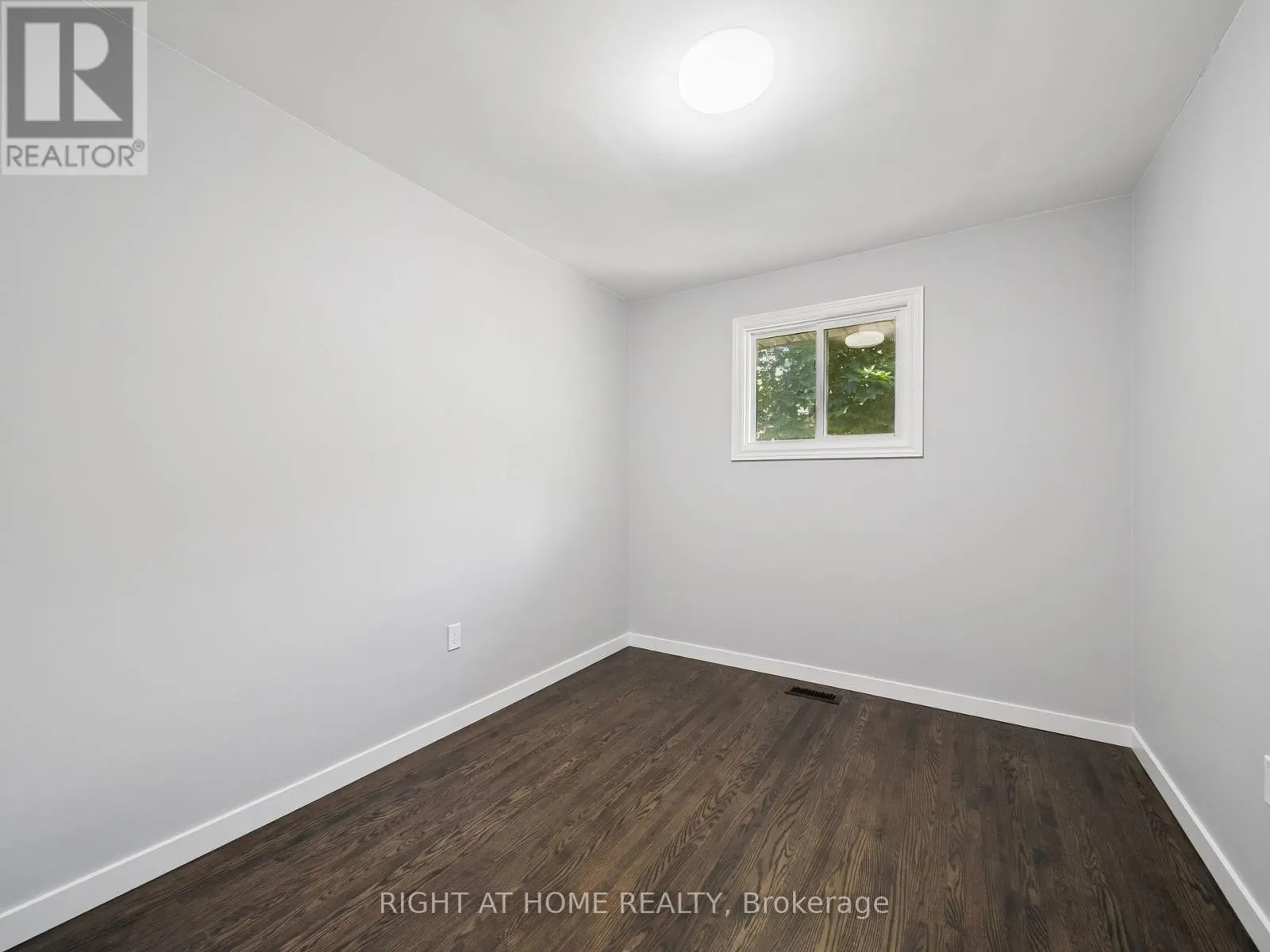 138 SIMCOE STREET