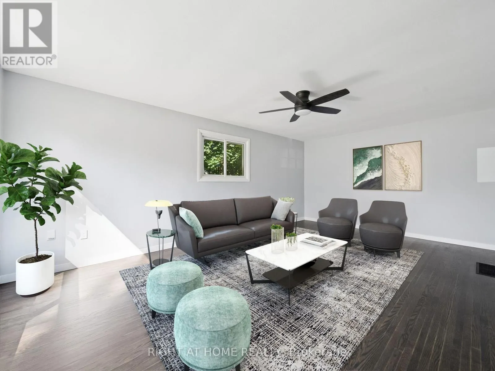 138 SIMCOE STREET