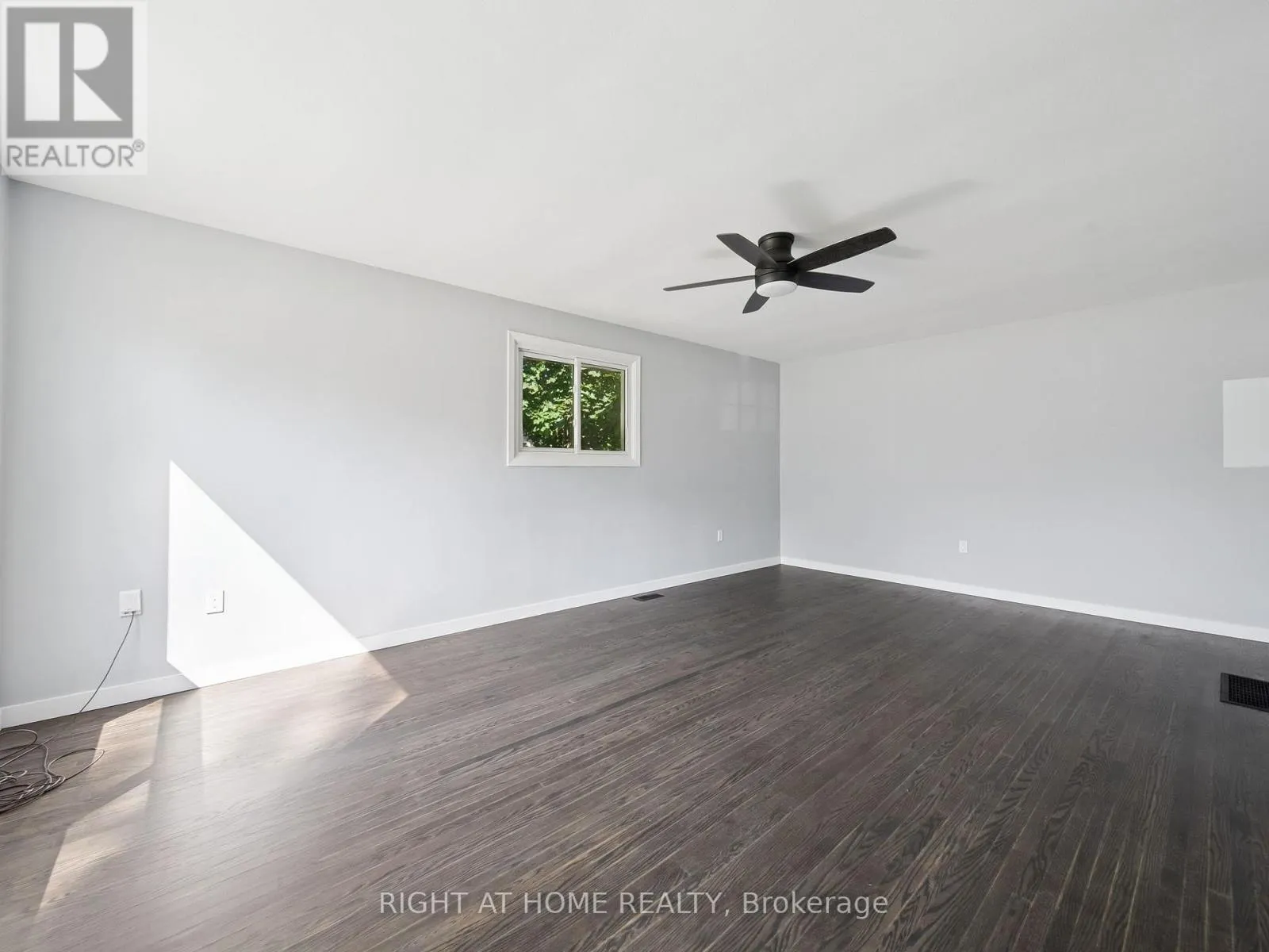 138 SIMCOE STREET